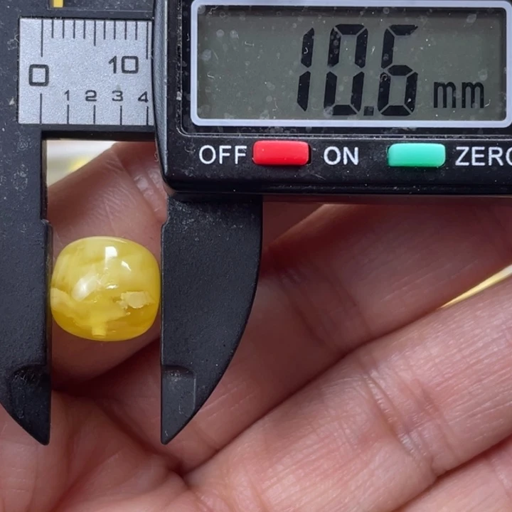 蜜蜡未镶嵌裸石2杂