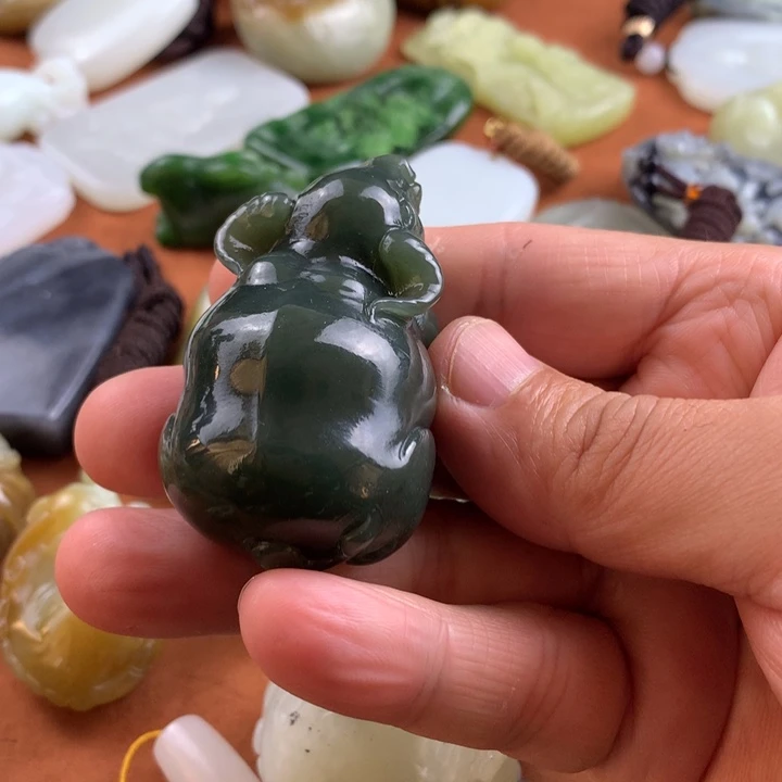 未镶嵌和田玉挂件