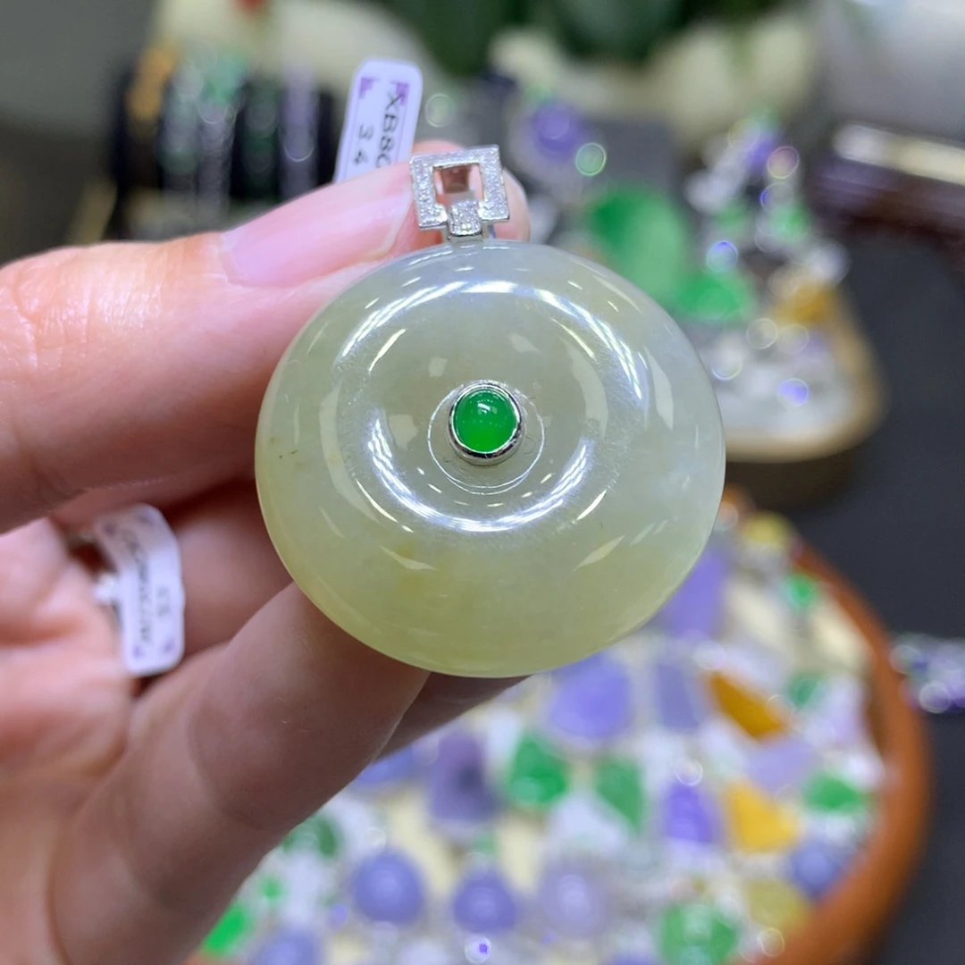 翡翠颈饰18K金镶嵌翡翠吊坠项链