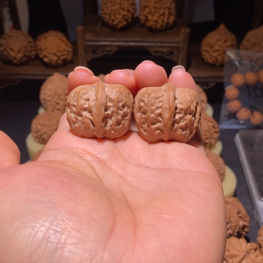 文玩核桃吊坠野生元宝30+