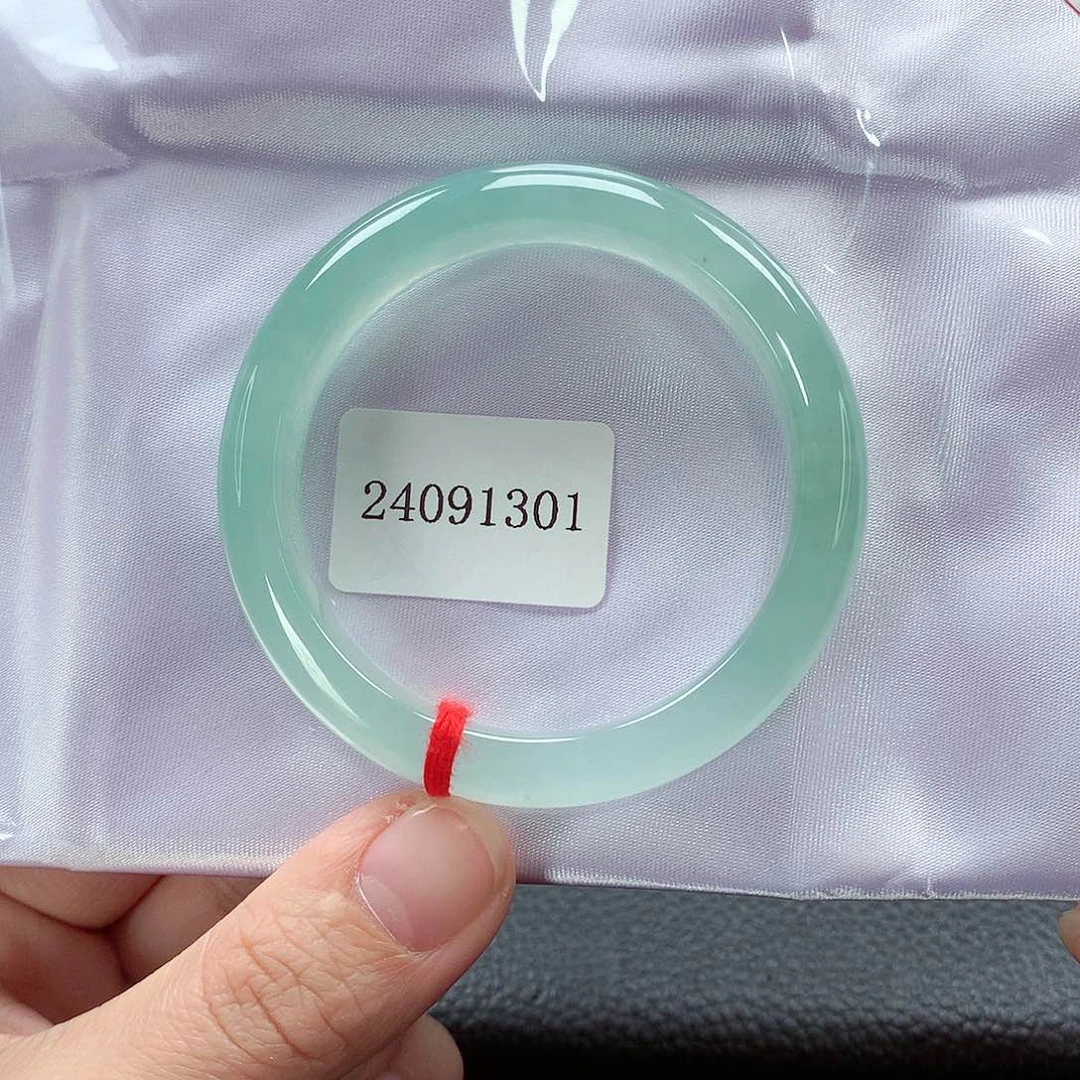 翡翠手镯未镶嵌天然A货翡翠