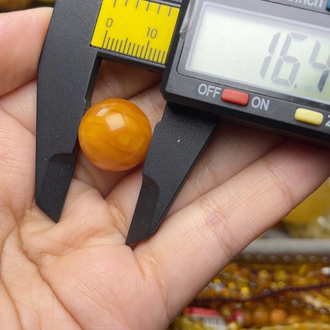 未镶嵌琥珀珠宝奇石