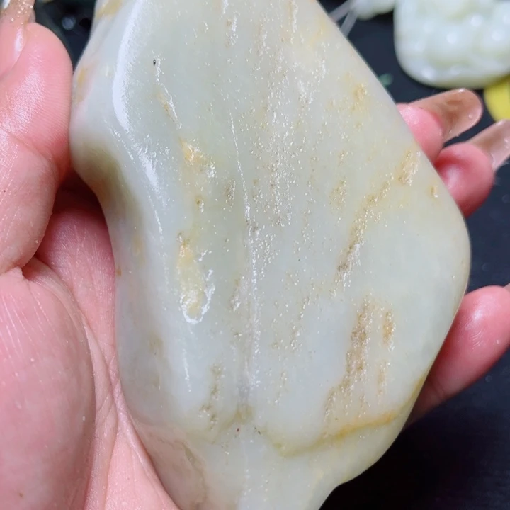 和田玉（糖玉）未镶嵌珠宝奇石