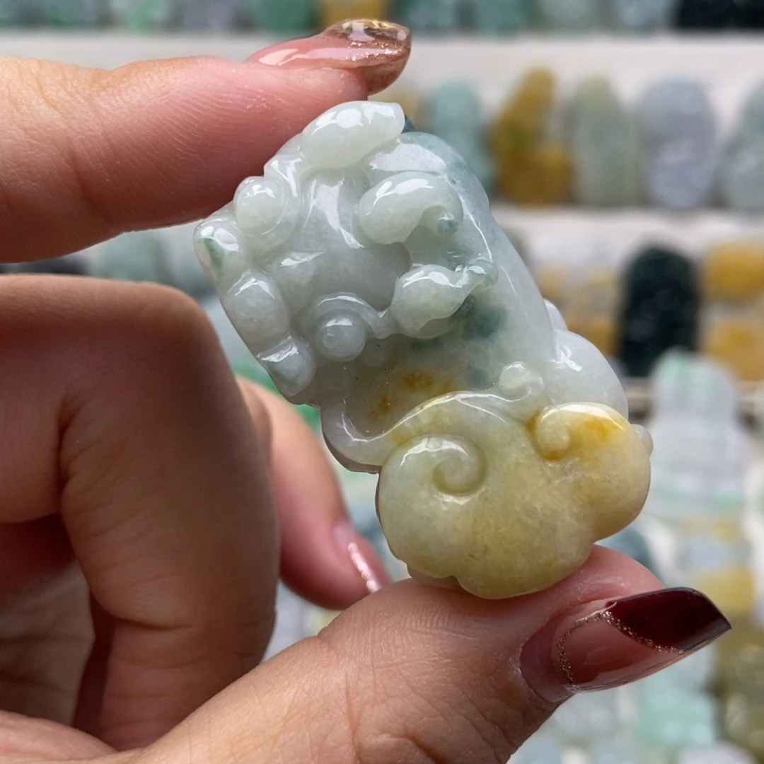 翡翠吊坠(赠链)未镶嵌