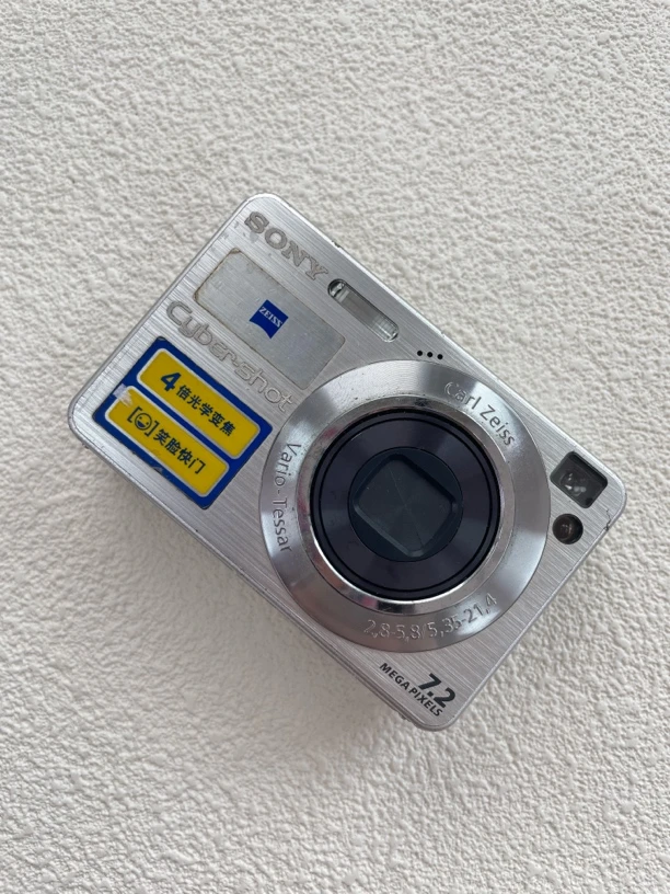 95新 Sony/索尼 w110人景好看奶油肌720w像素自备读卡器