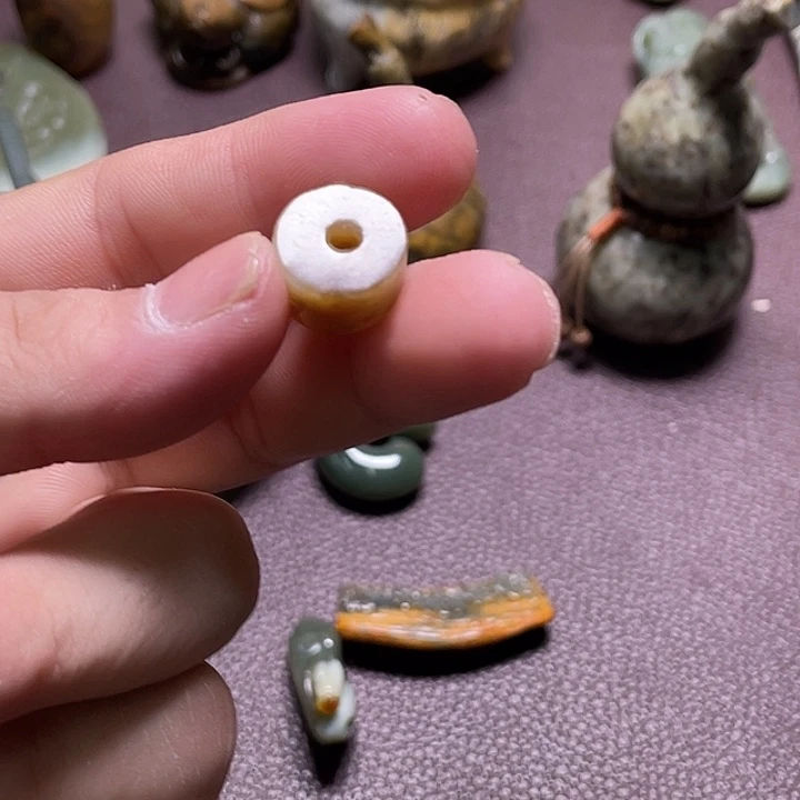 和***川岫岩河磨玉（透闪石质玉）未镶嵌颈饰