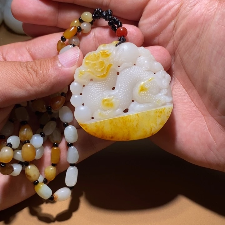 颈饰未镶嵌和田玉