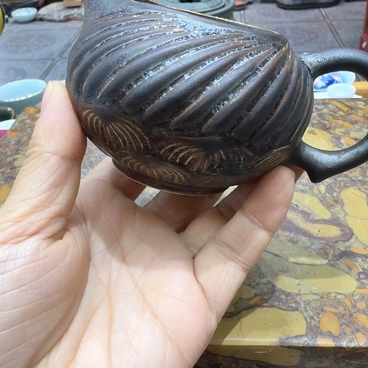 公道杯一个，瓷。。。