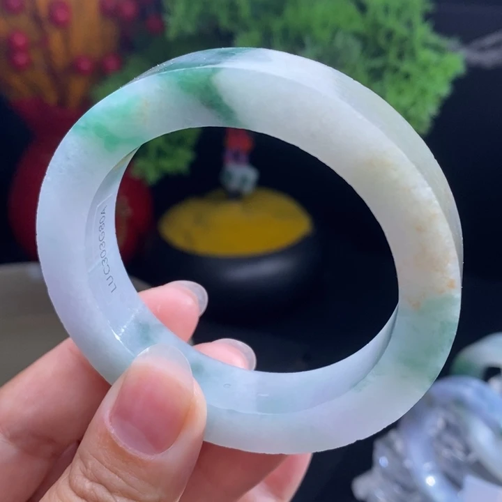 定制翡翠未镶嵌翡翠手镯