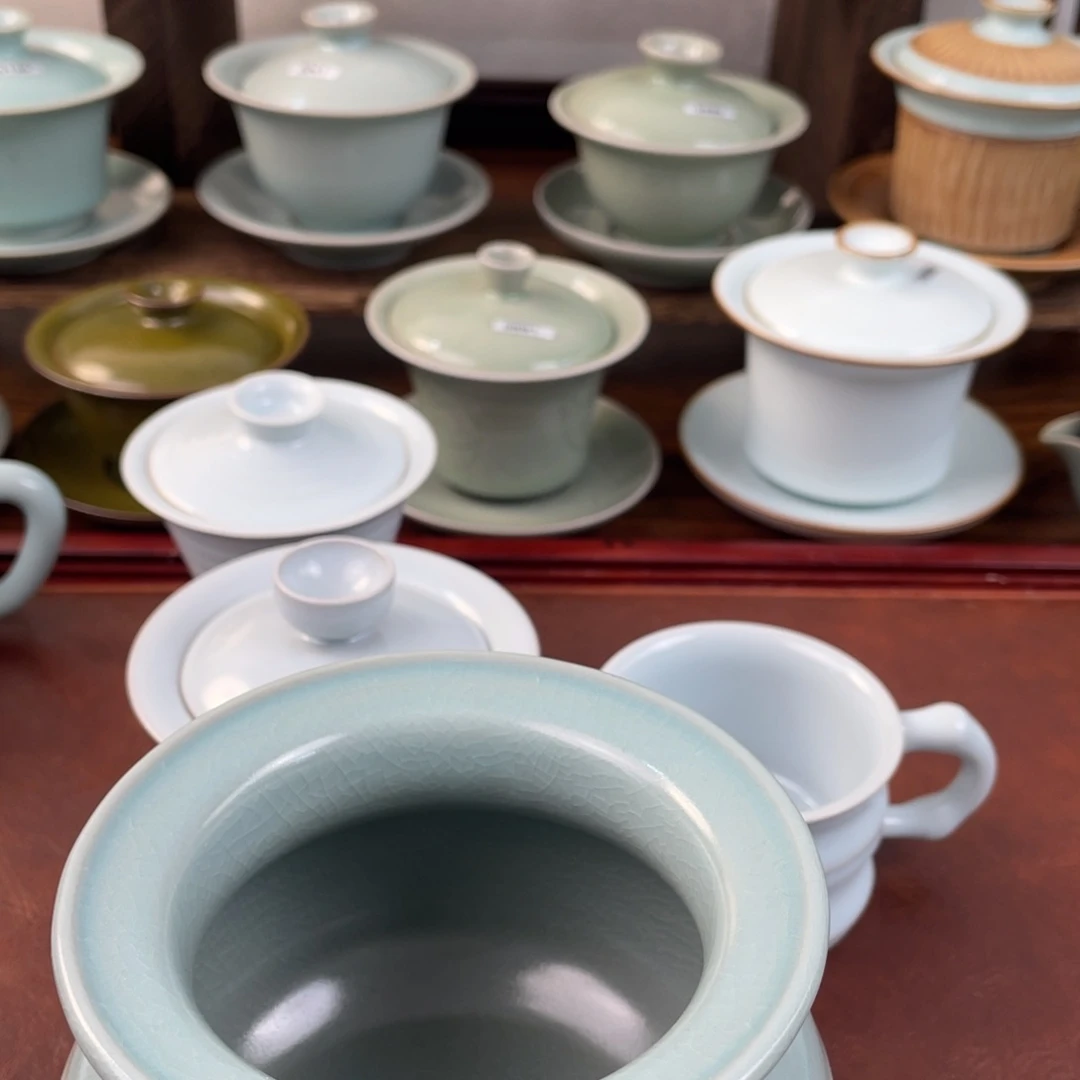 一****身微瑕……………………………………