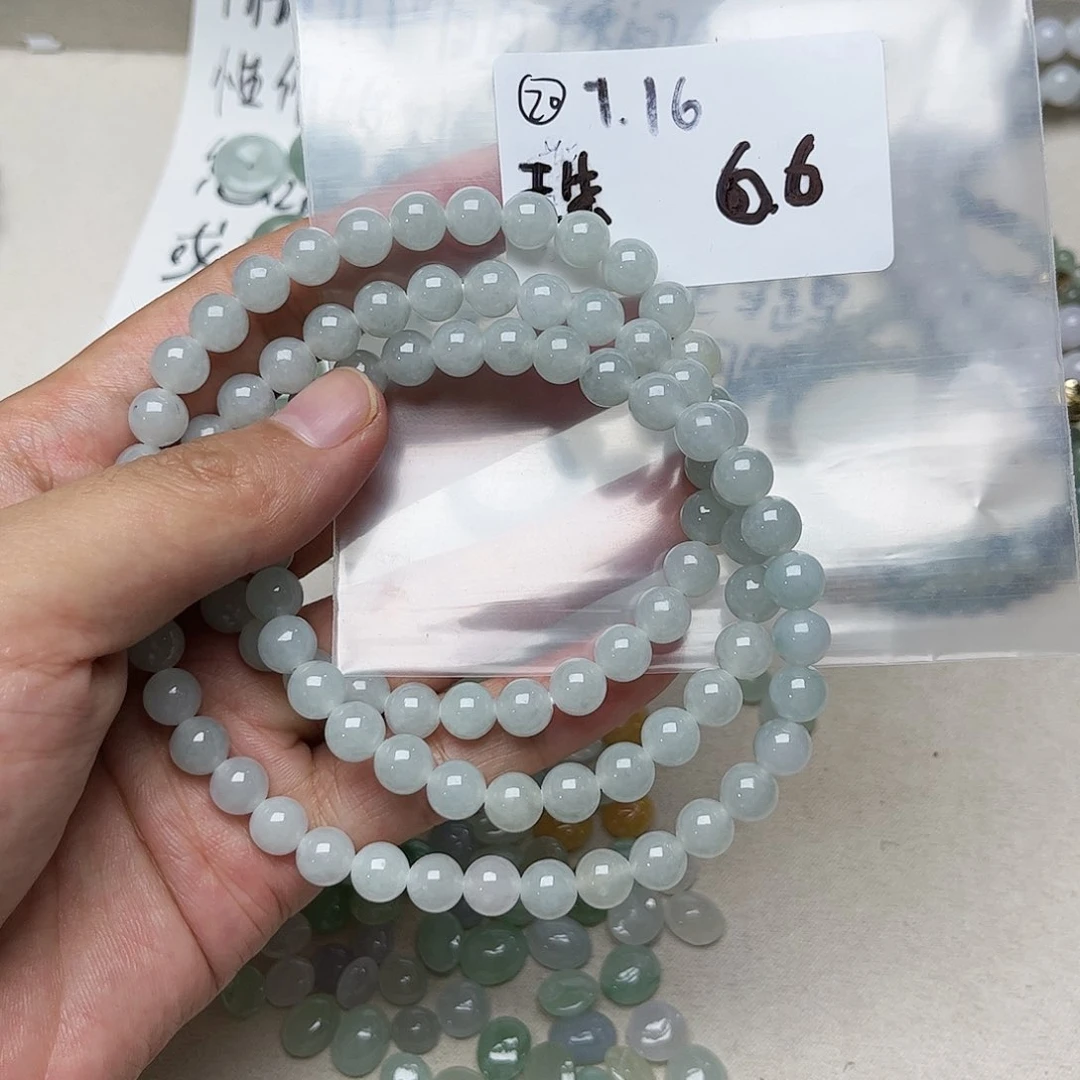 翡翠未镶嵌颈饰珠****)天然翡翠