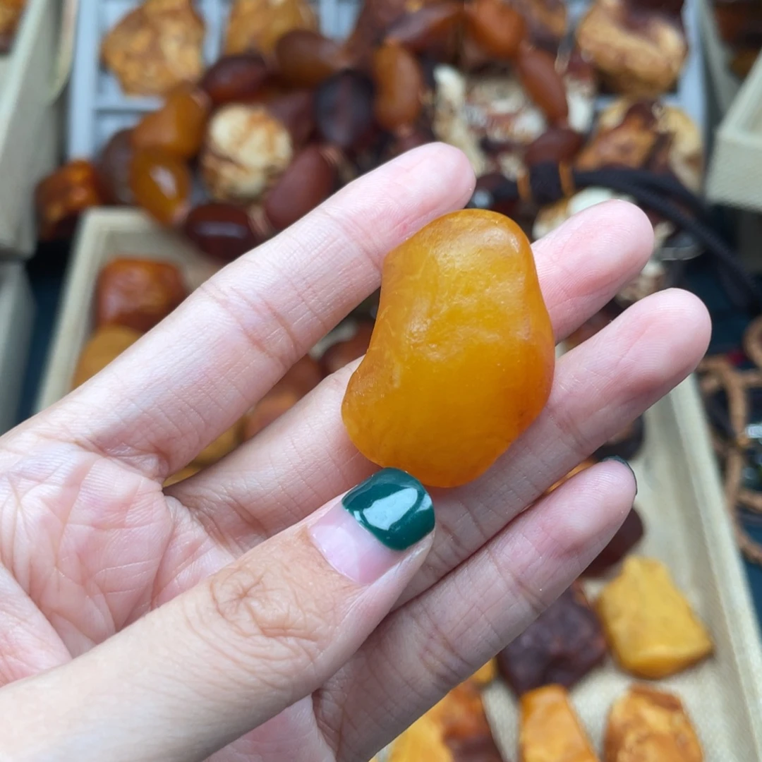 琥珀未镶嵌珠宝奇石