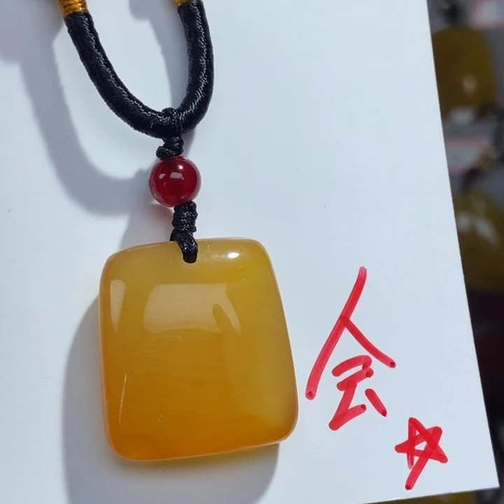 未镶嵌琥珀珠宝奇石