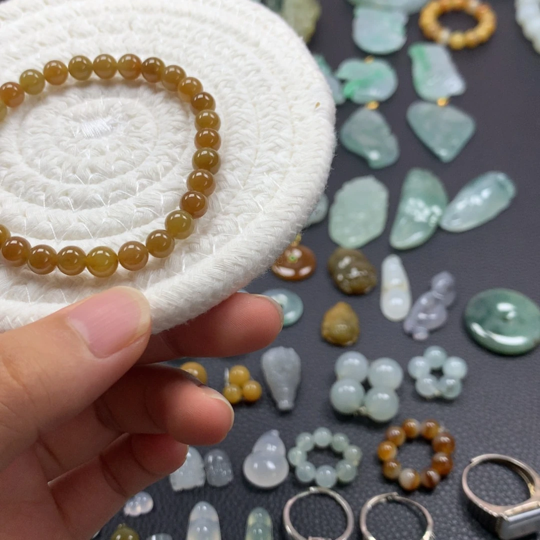 翡翠未镶嵌颈饰手串