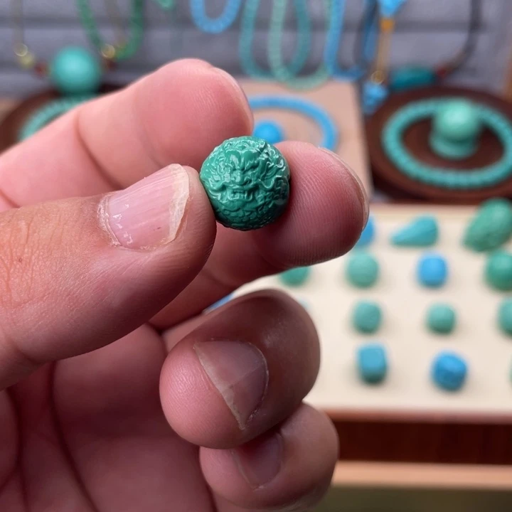 直径13绿色雕刻龙珠
