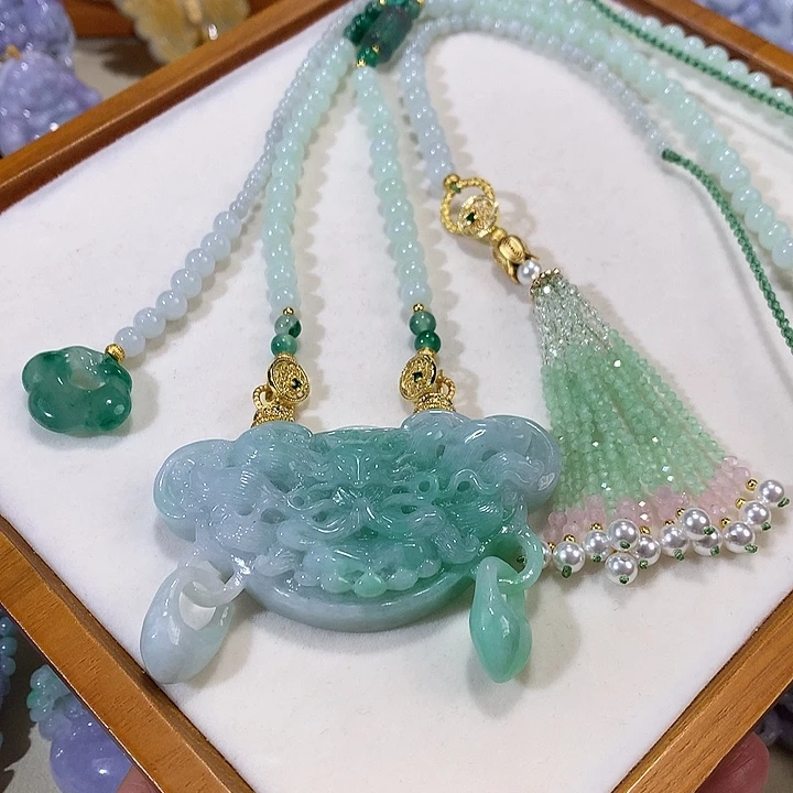 翡翠未镶嵌颈饰翡翠吊坠