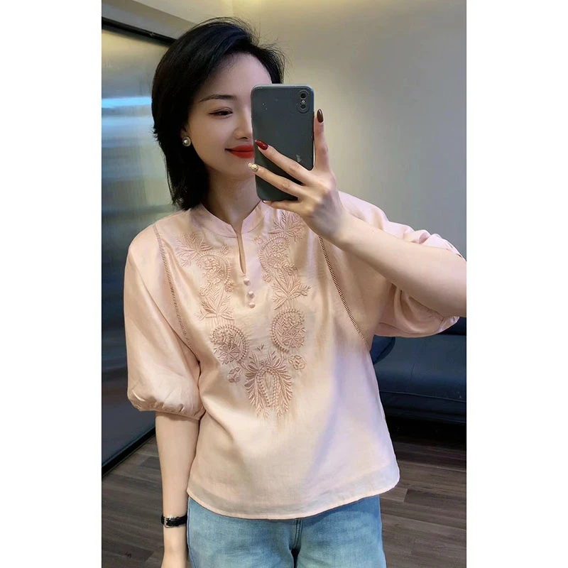 新款国风复古气质V领刺绣小衫重工文艺绣花出游短袖上衣女24064