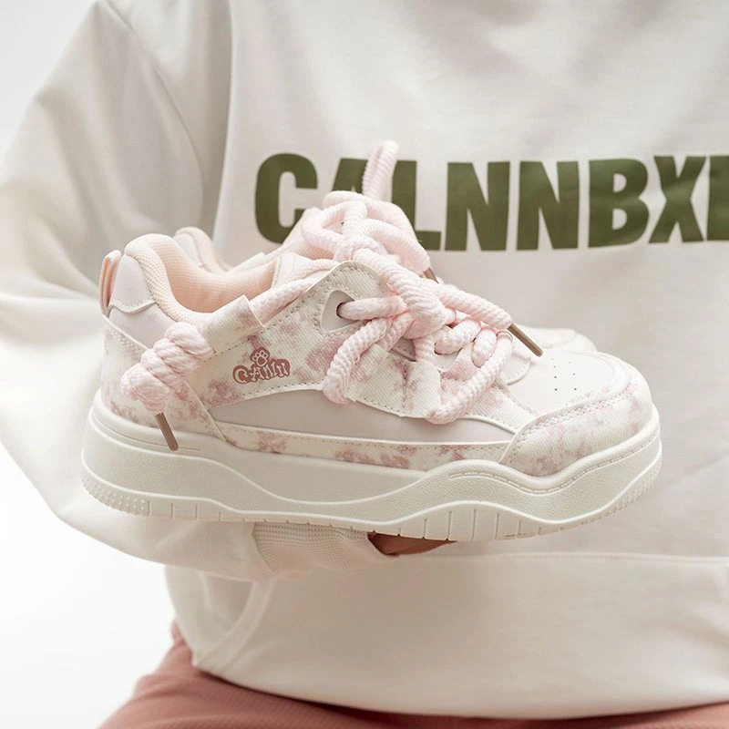 2025厚底小众板鞋女鞋印染设计春季新款圆头小白鞋时尚百搭面包