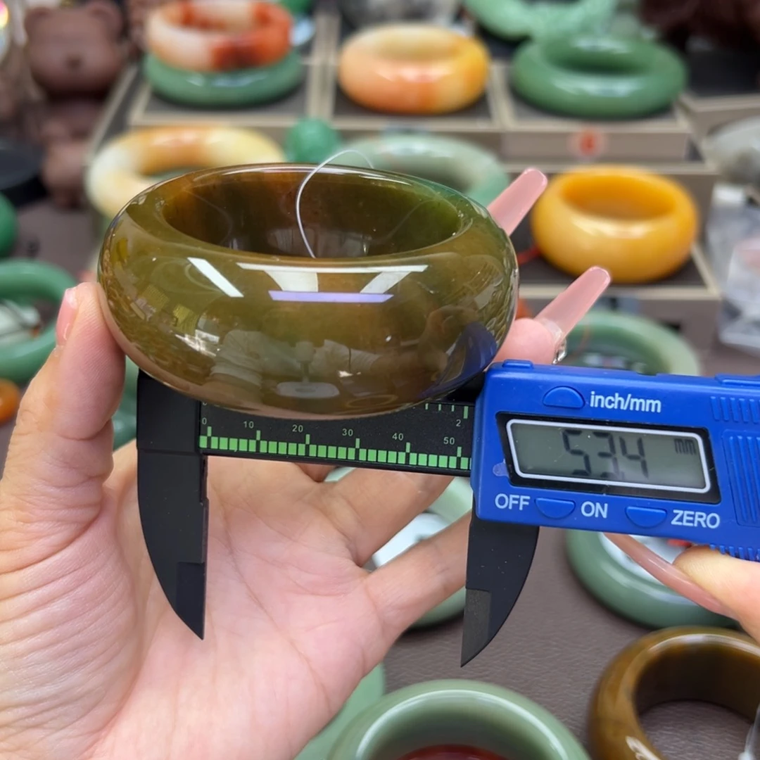 未镶嵌手镯石英岩玉