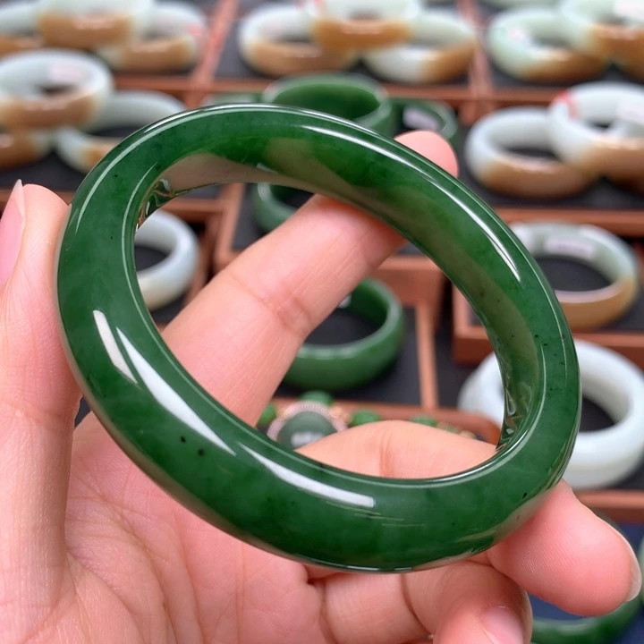 和田玉手镯未镶嵌56