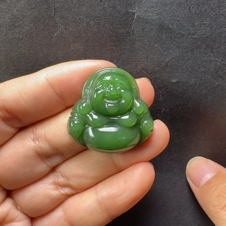 颈饰未镶嵌和田玉（碧玉）