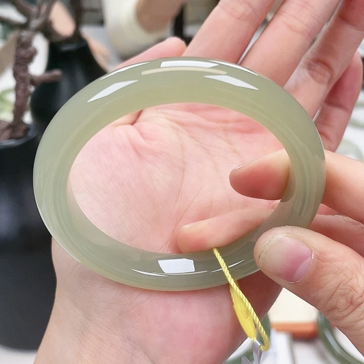 和田玉手镯58未镶嵌