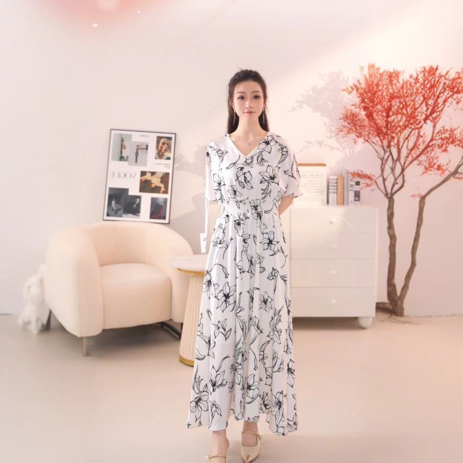 H278奥L嘉朵夏季新品V领印花下摆不对称桑蚕丝连衣裙