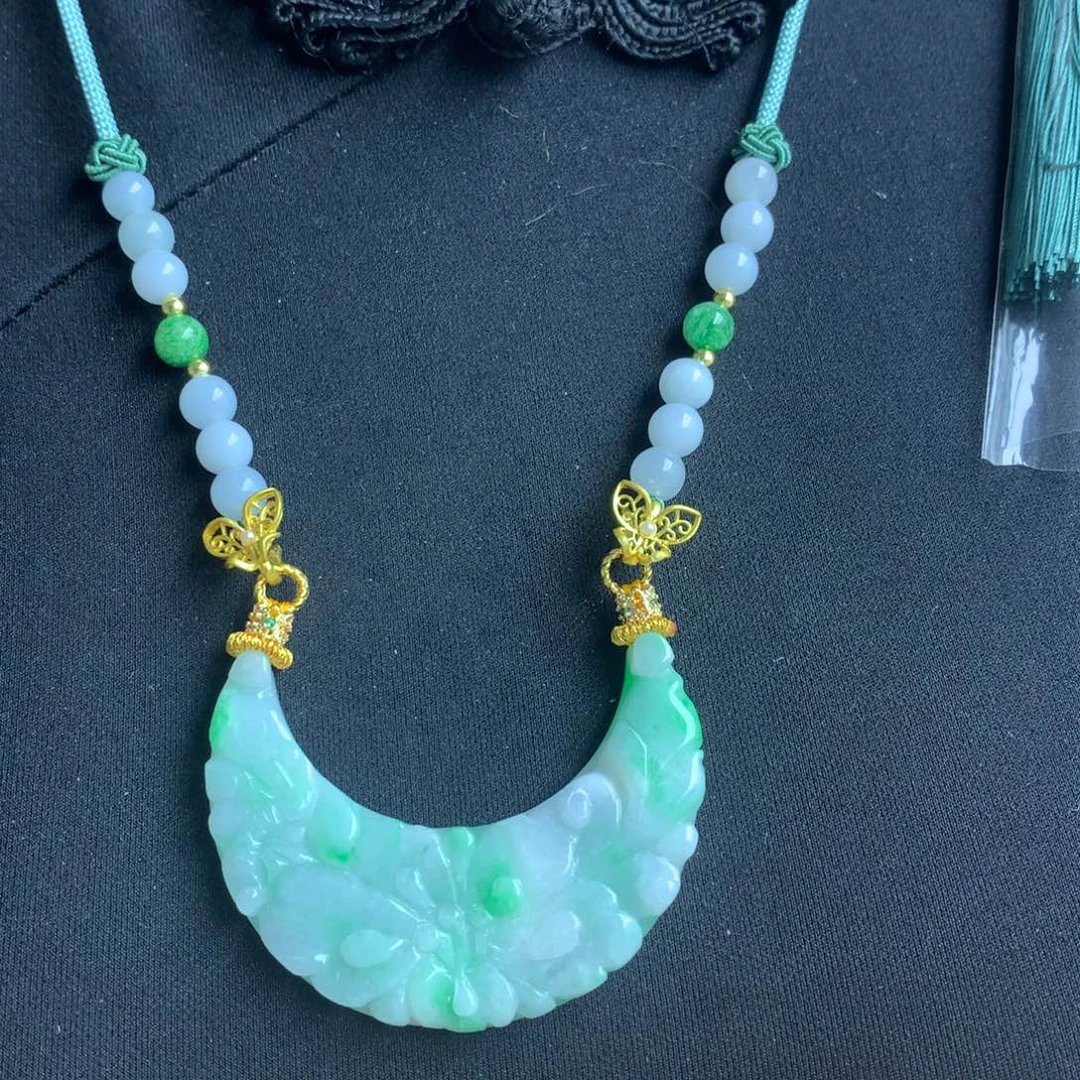 翡翠颈饰未镶嵌翡翠