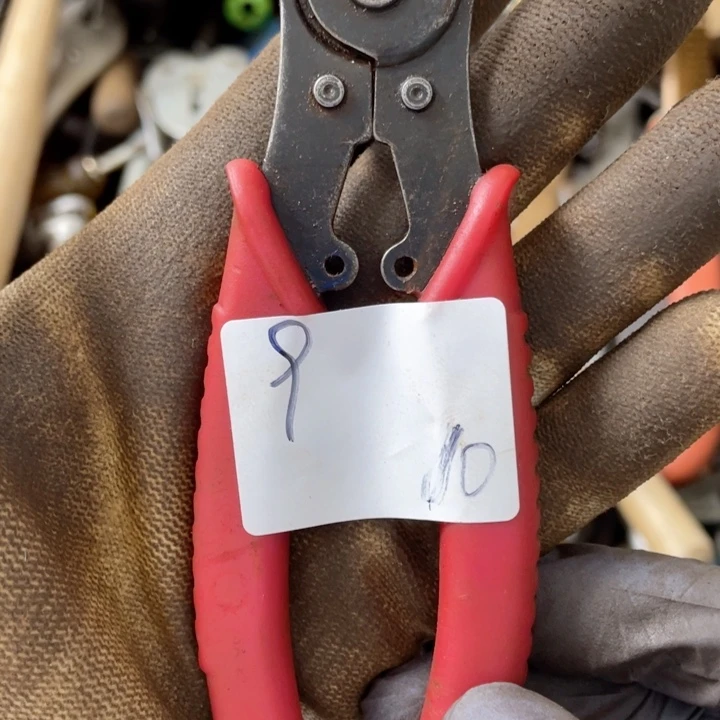 猴****家用工具五金配件