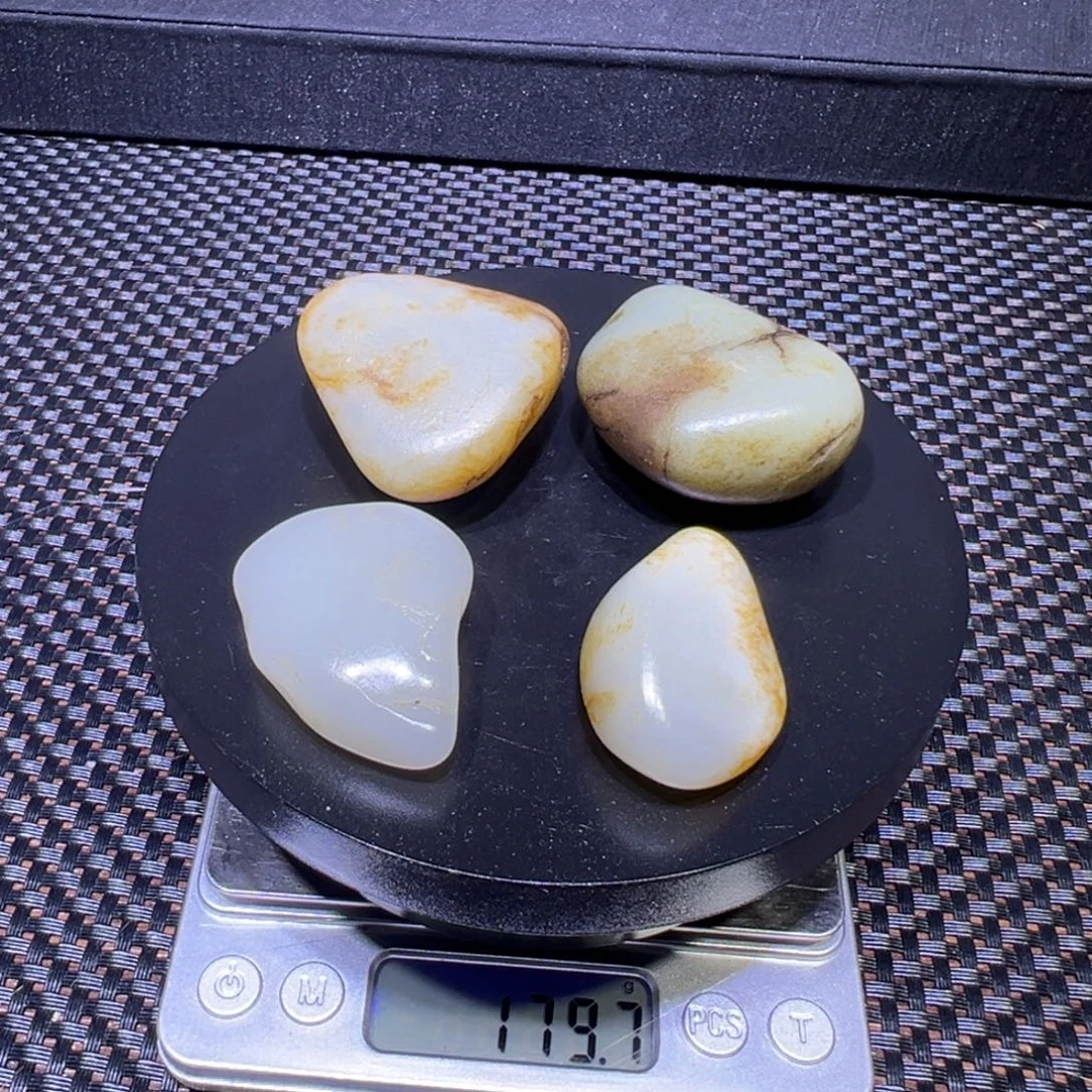 吊坠(不含链)未镶嵌和田玉（子料）179