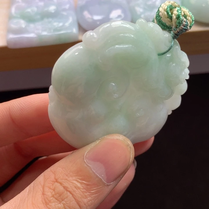 翡翠未镶嵌颈饰吊坠