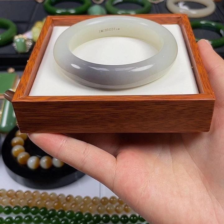 和田玉烟紫手镯未镶嵌