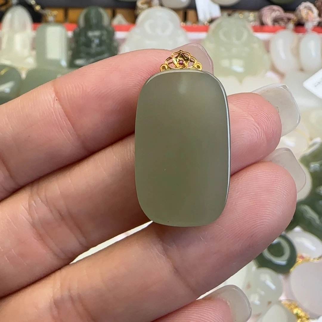 梦***儿和田玉18K金镶嵌颈饰