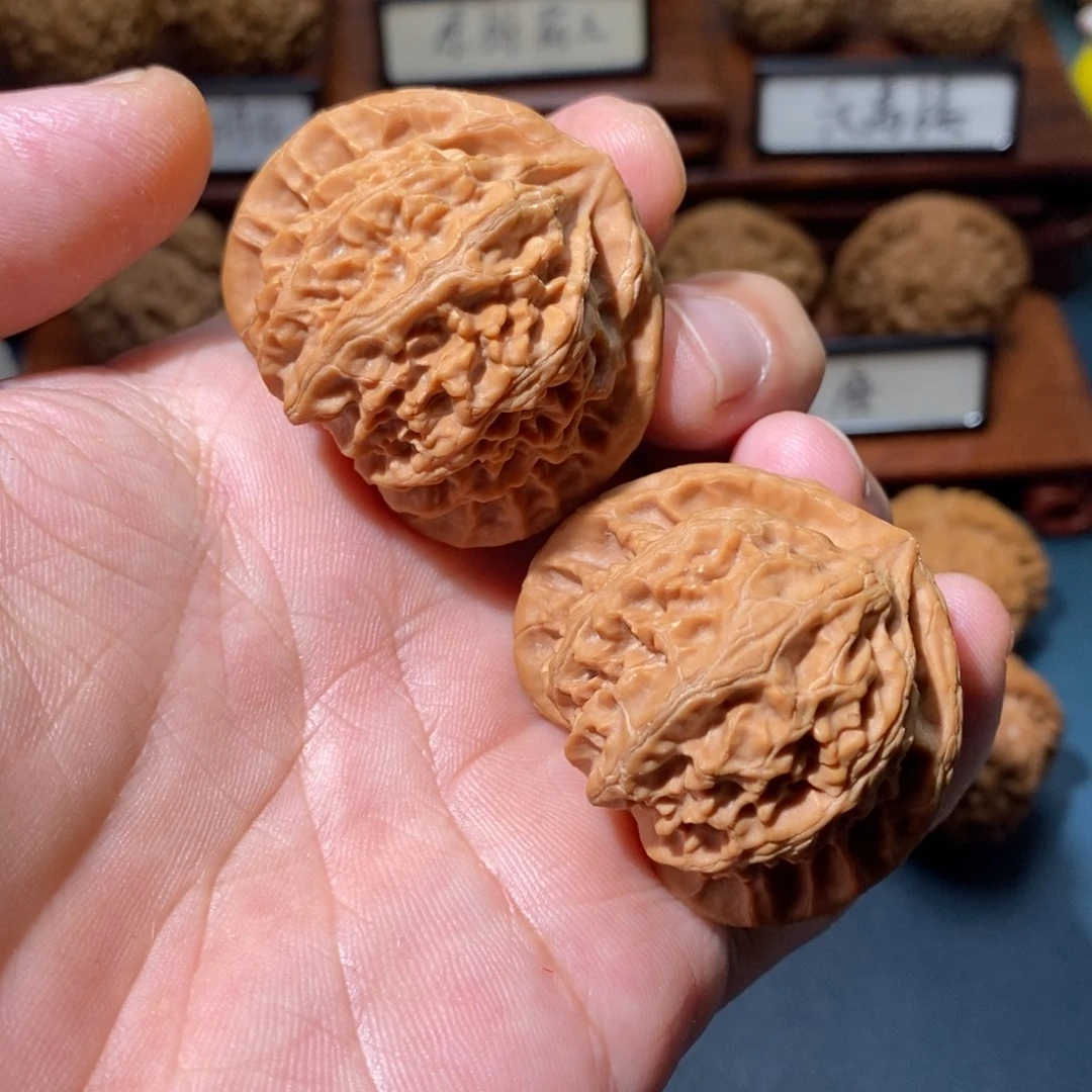 文玩核桃吊坠一代宫灯