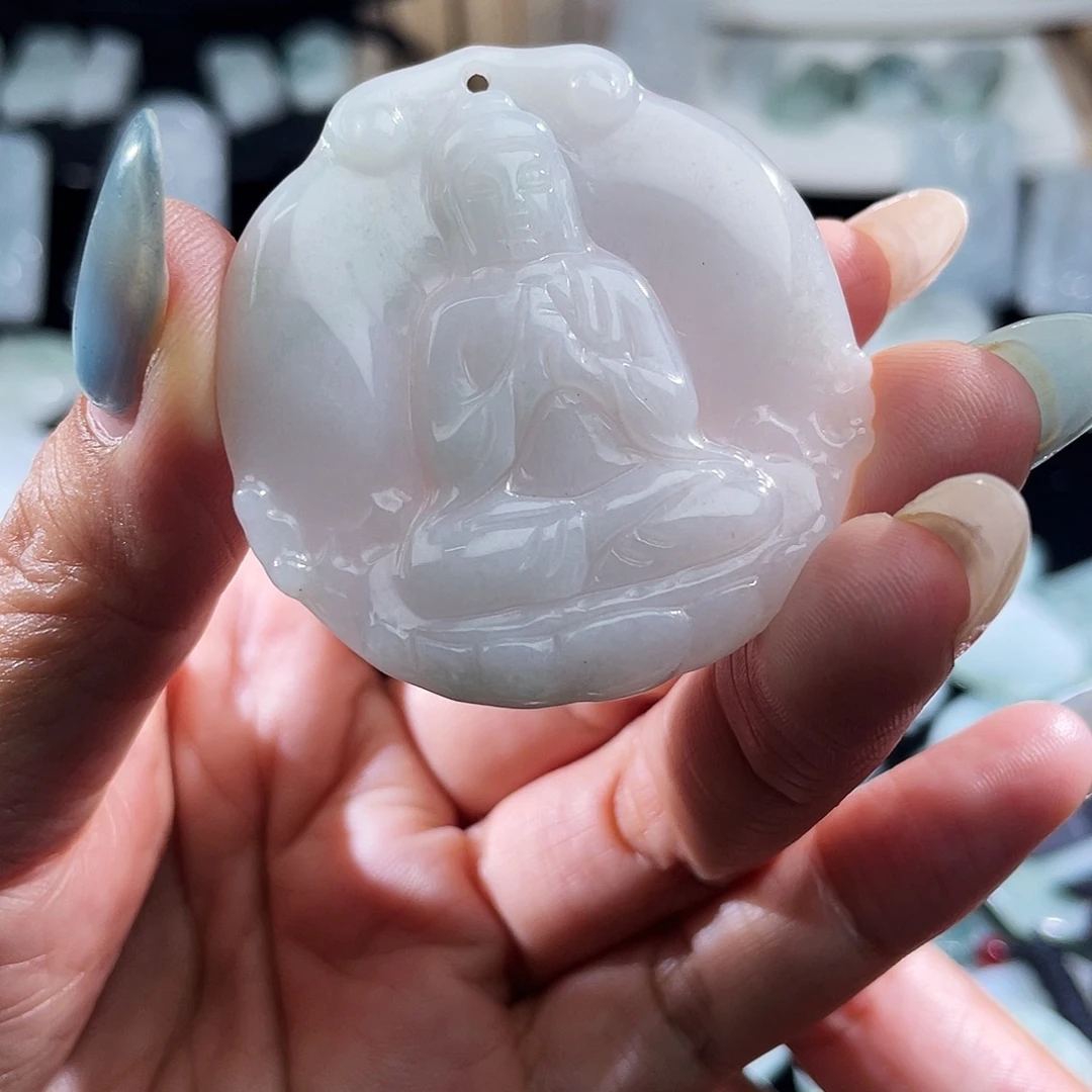 翡翠未镶嵌颈饰大日