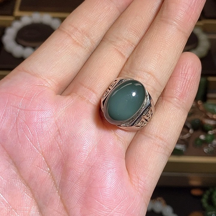 【闪购商品】银S925镶嵌戒指和田玉（碧玉）王*岁