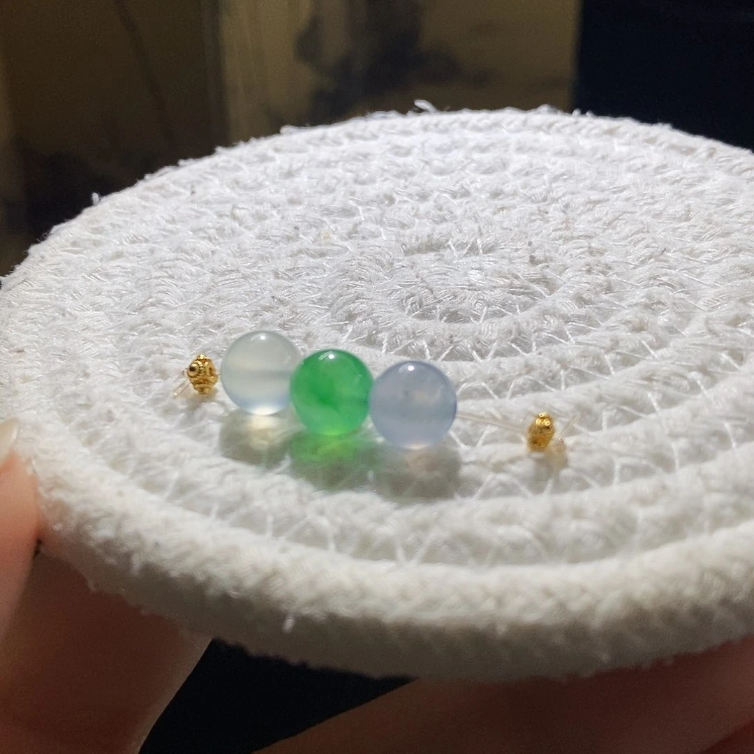 翡翠散珠胶润三颗