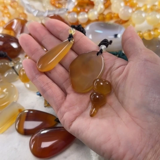 玛瑙/玉髓吊坠(不含链)未镶嵌新*