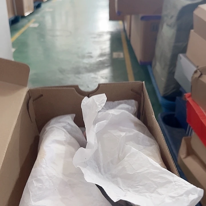 靈***靈碳素/碳纤维羽毛球鞋34码101米粉
