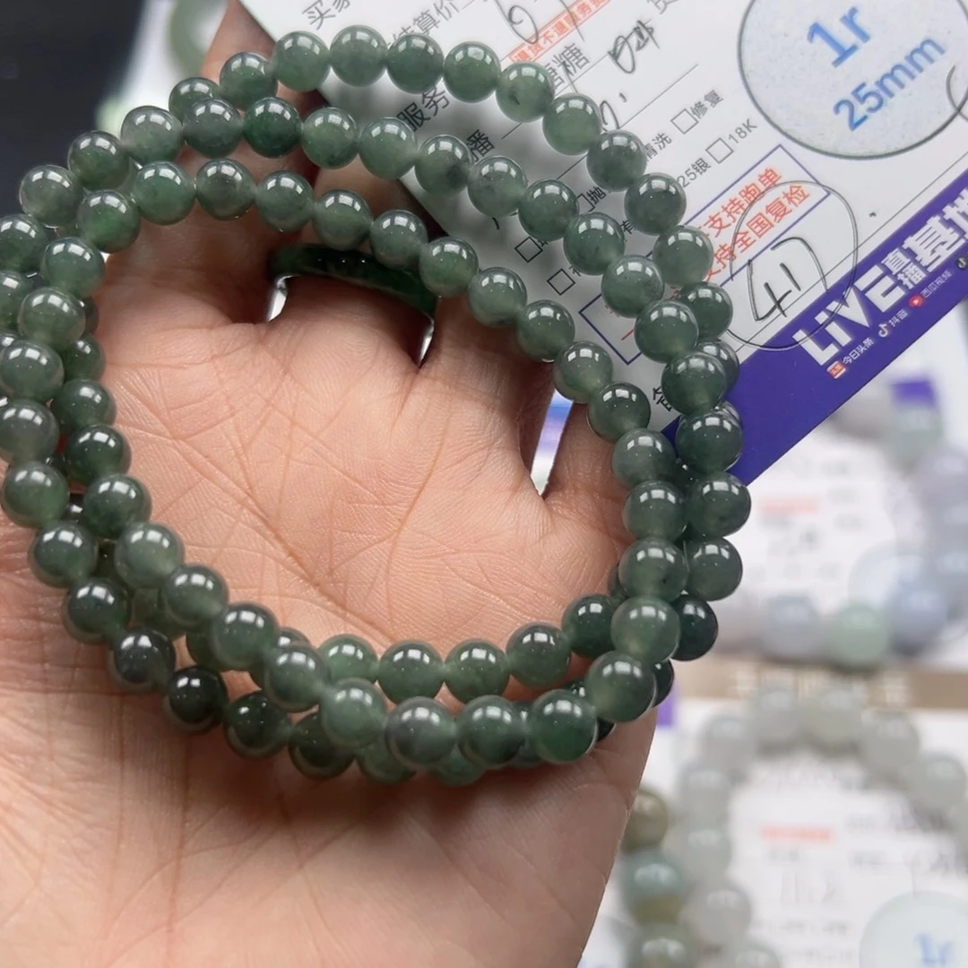 1***。翡翠未镶嵌颈饰翡翠