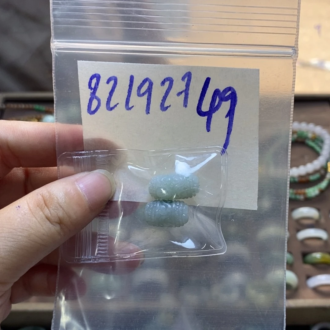 未镶嵌定制翡翠中*