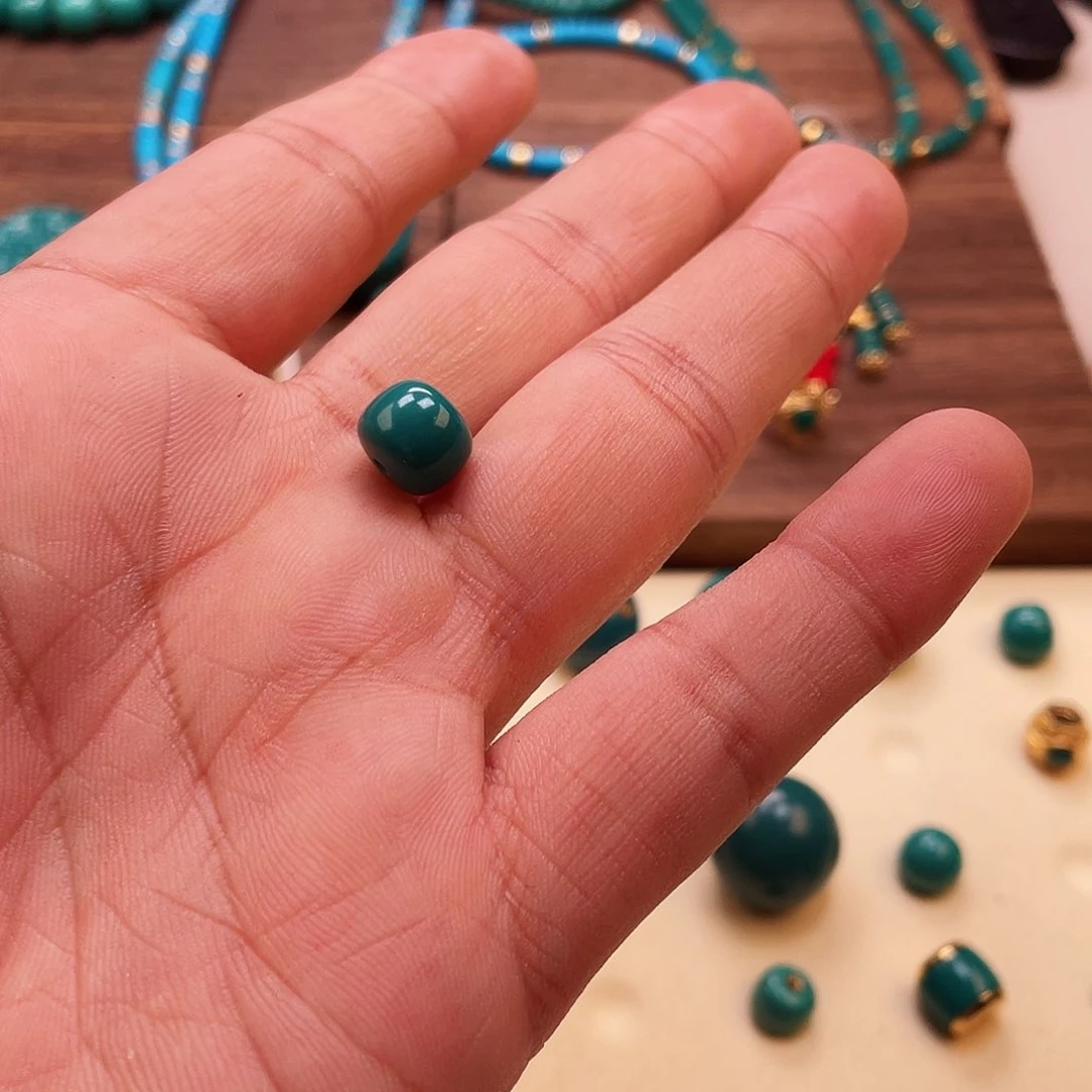 绿松石颈饰未镶嵌