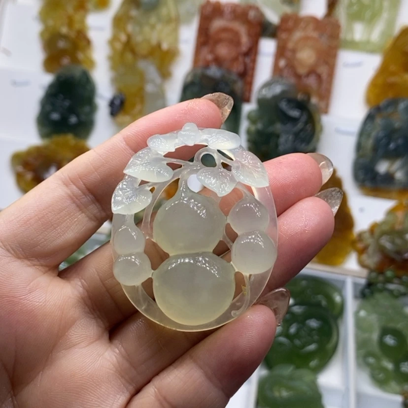 【闪购商品】蛇纹石玉未镶嵌颈饰
