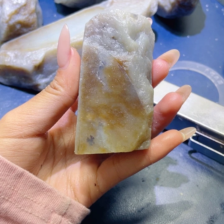 和田玉未镶嵌珠宝半成品