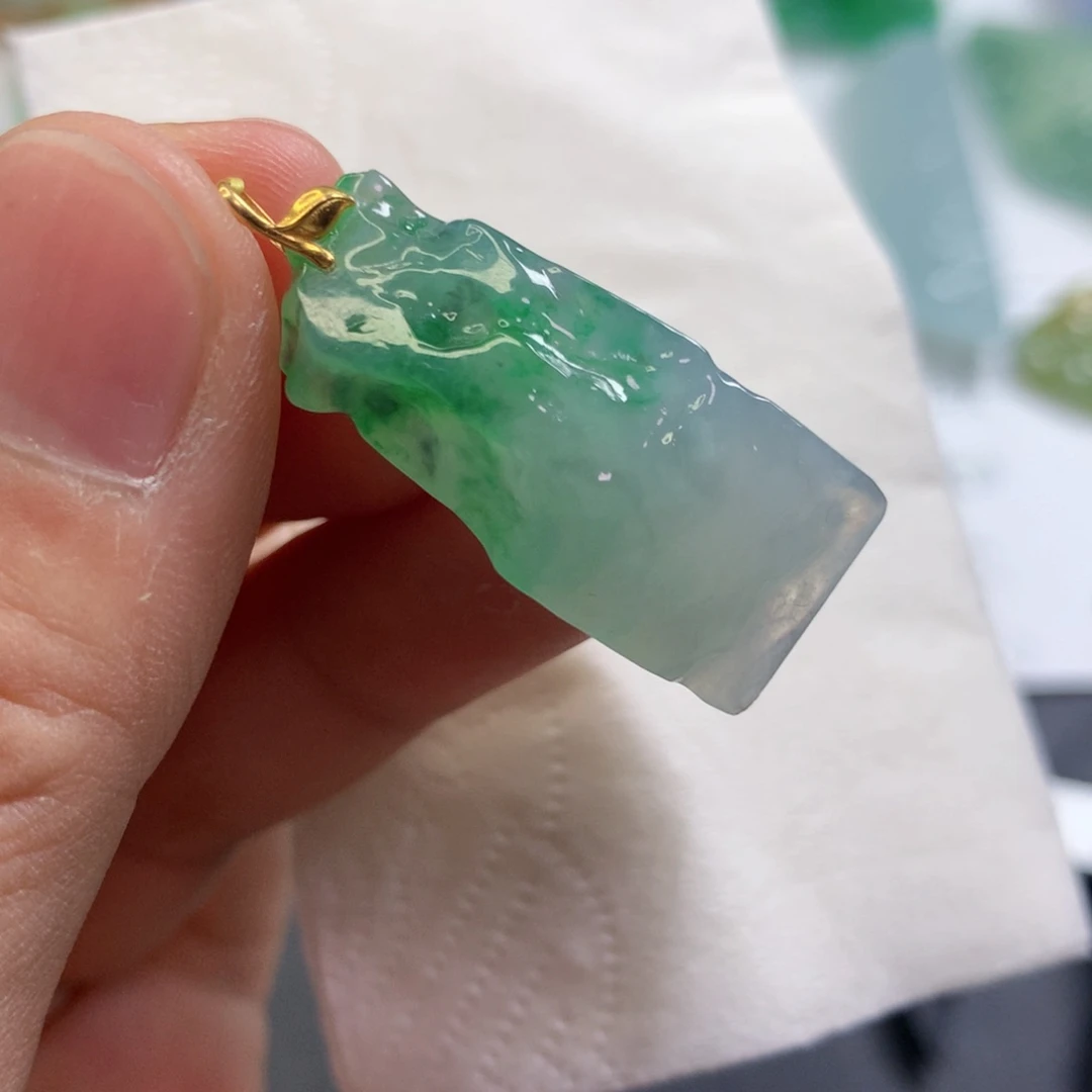 【闪购商品】翡翠吊坠(不含链)未镶嵌