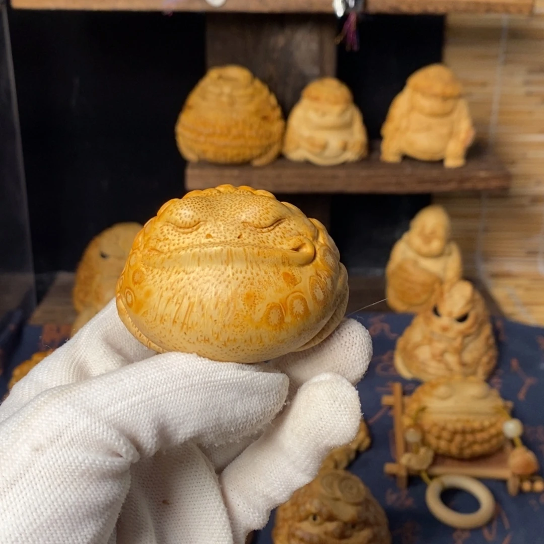吃***鱼香榧木竹根雕作品欣赏