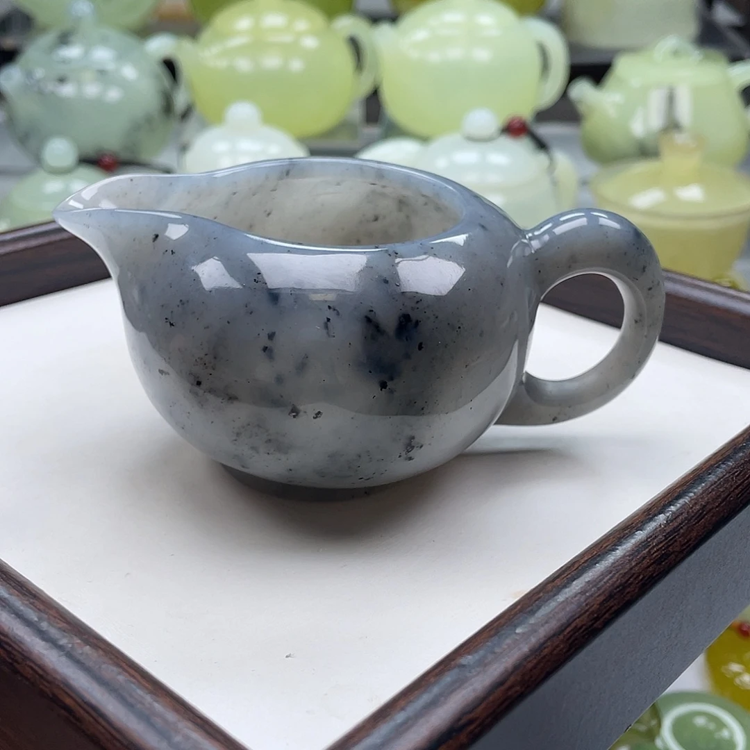 蛇纹石玉未镶嵌水杯