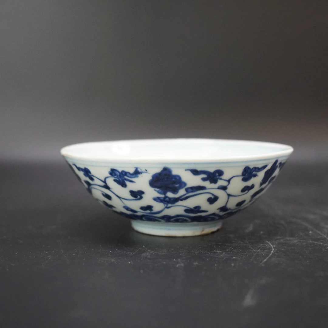 Lot.25120079明正德青花缠枝花卉纹碗 直径：约14.8cm