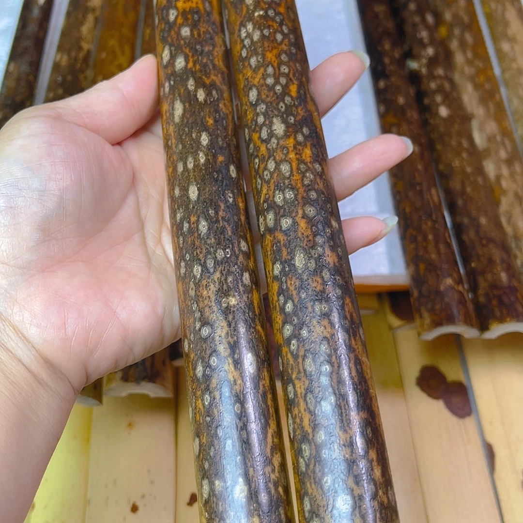 千***集扇子精品梅录竹料一对。