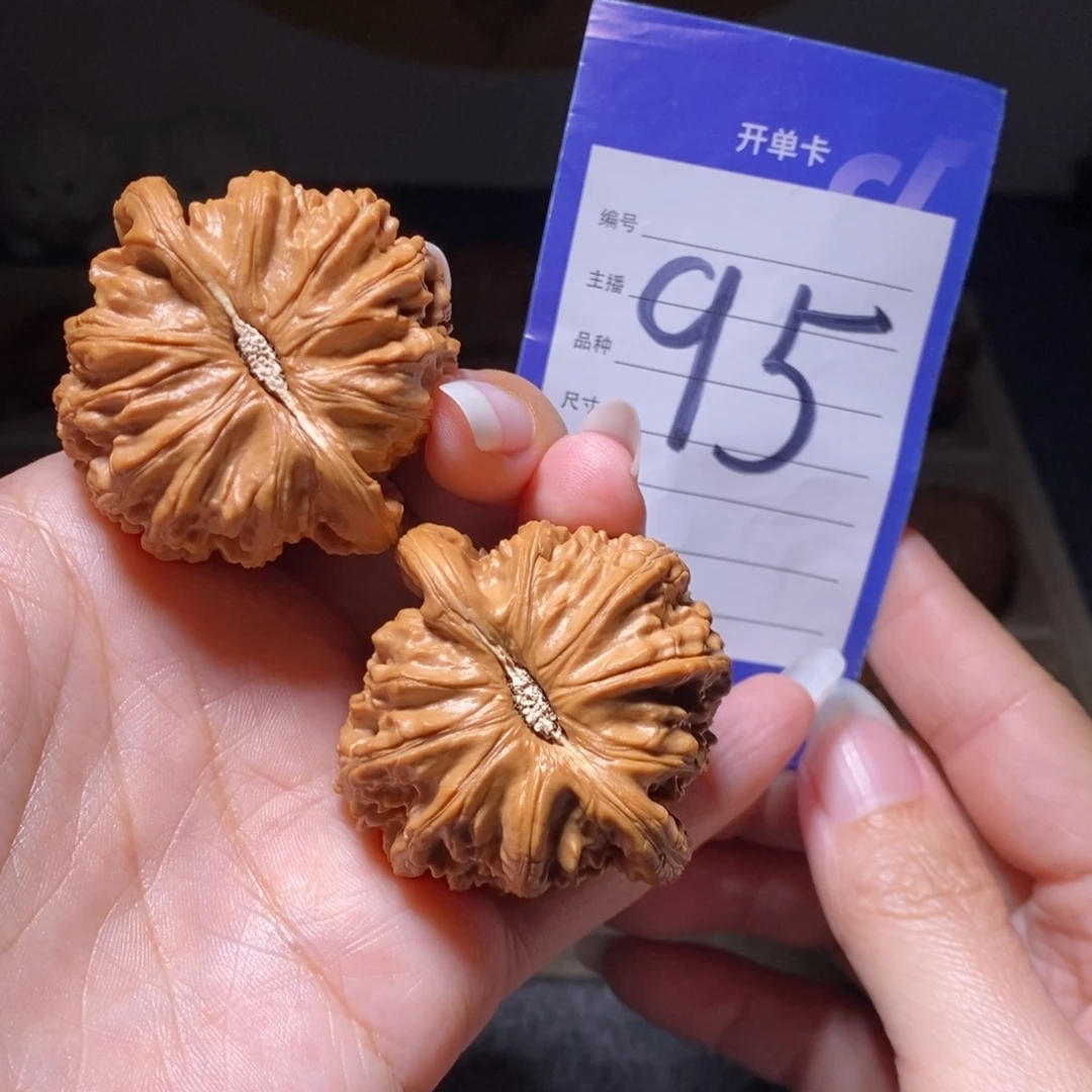 把件文玩核桃白狮子46左右